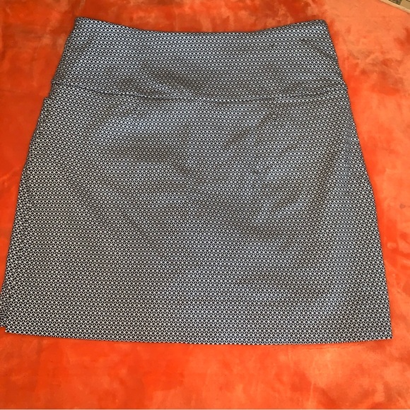 S.C. and Co. White & Black Geo Tummy Control Tennis Golf Pickleball Skort M - Picture 8 of 9